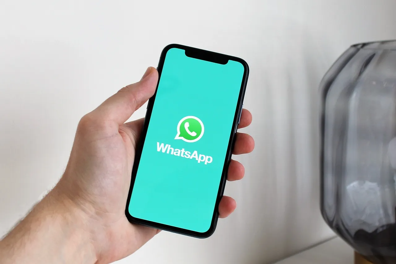 Samsung Messages Is Dead: Here's How to Switch to Google Messages Without Losing Anything